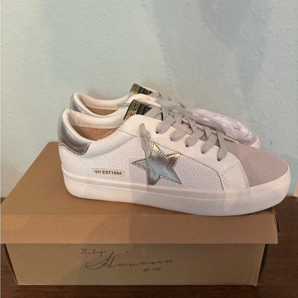 Women's Vintage Lucy Havana Sneakers White Gold Star Size 7.5.